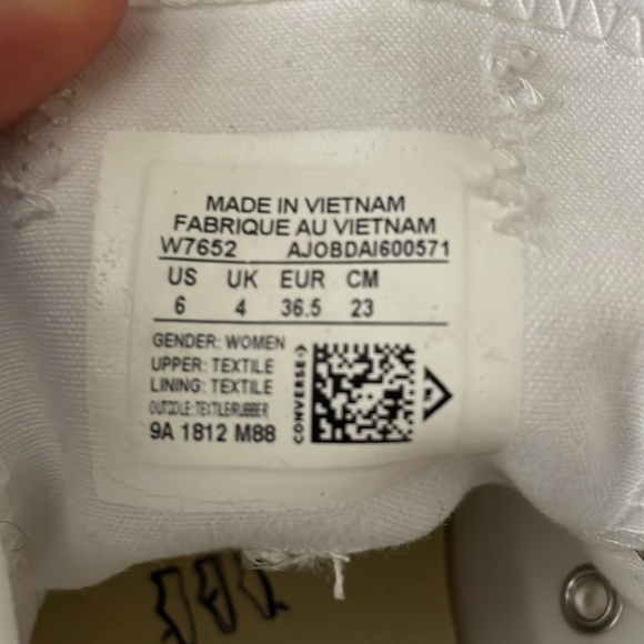 NWOT Converse All-Star Chuck Taylor Low Tops in White Womens Size 6 - Picture 7 of 7